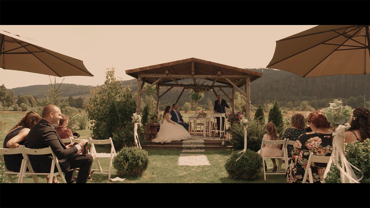 Katharina & Michael - Zauberhafte Hochzeit auf dem Henslerhof im Schwarzwald